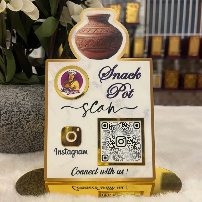 1QR Standee 3
